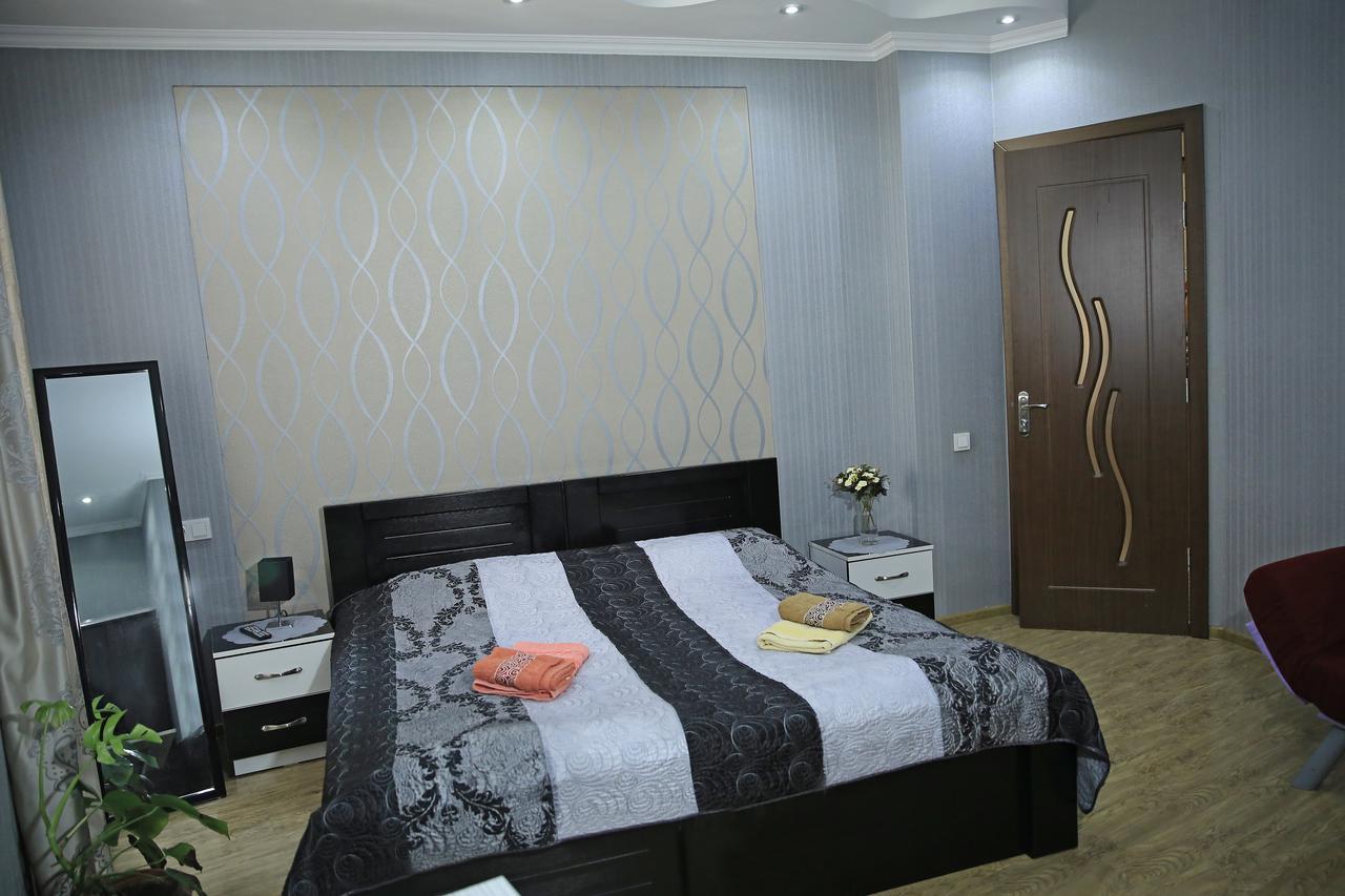 Guest House Beautiful Tbilisi On Khidistavi Street Exterior photo