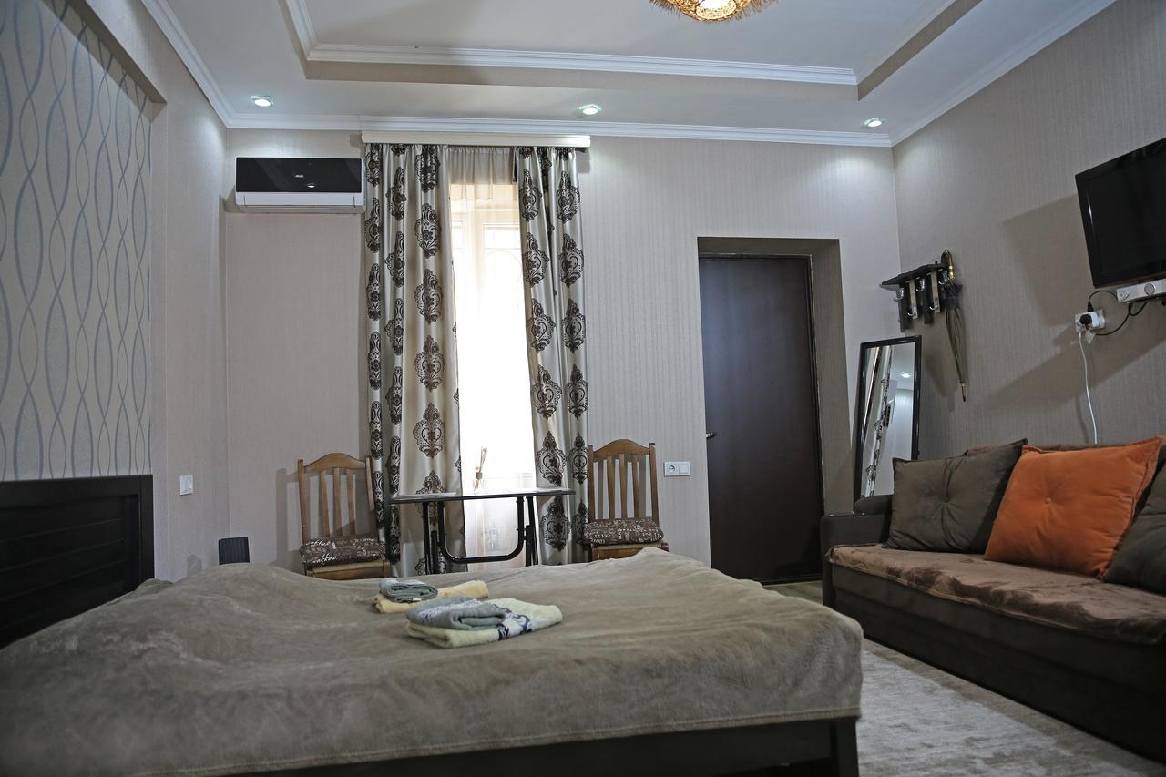 Guest House Beautiful Tbilisi On Khidistavi Street Exterior photo